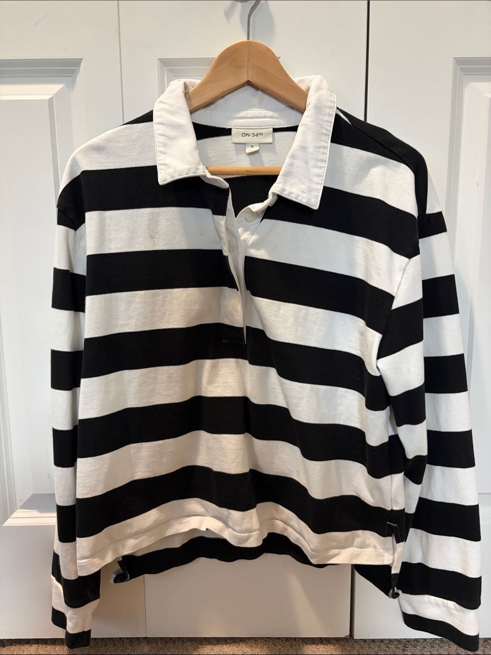 ON-34th Black & White Striped Button-Down Rugby Shirt - Picture 1 of 4